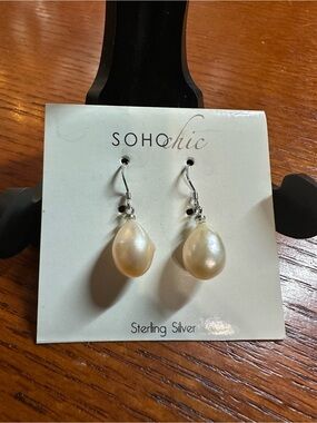 Soho Cream Teardrop Pearl Dangle Earrings